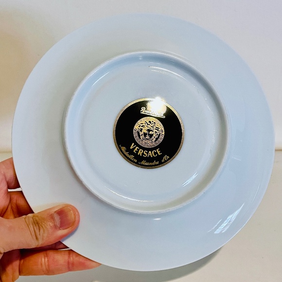 Versace x Rosenthal Medallion Meandre D'Or White & Gold Breakfast Cup and Saucer - Picture 9 of 15